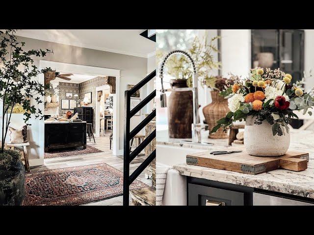 Stunning Antique Farmhouse Style Fall Tour