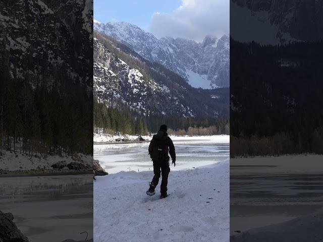 Schneewandern in der Bergwelt am Mangart in den julischen Alpen. #Schneeschuhwanderung