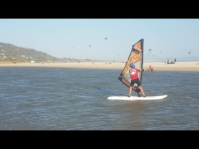 windsurf Tarifa y cursos de windsurf en la Laguna de Valdevaqueros