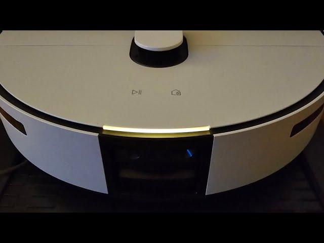 Samsung Bespoke Jet Bot Combo AI Robot Vacuum and Mop Cleaning Cycle