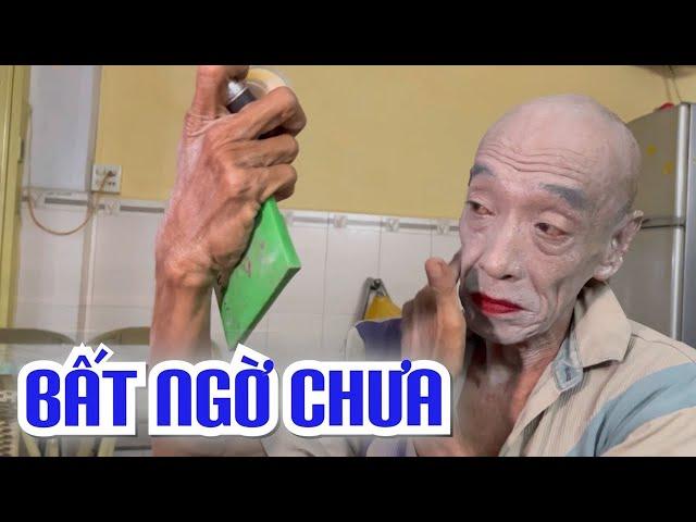 NGƯỜI ĐÀN ÔNG TÔ SON ĐÁNH PHẤN , NHẶT VE CHAI TỪNG LÀ NGƯỜI HỌC RẤT GIỎI... TẠI SAO RA NÔNG NỔI NÀY