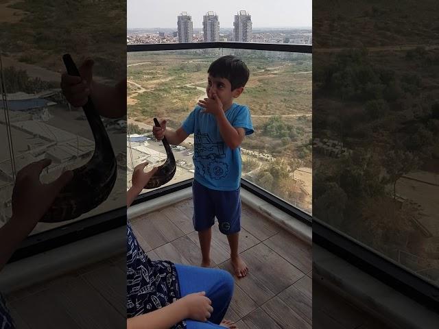 ISRAEL+Shofar for Rosh Hashanah of a 5-year-old boy+ISRAEL