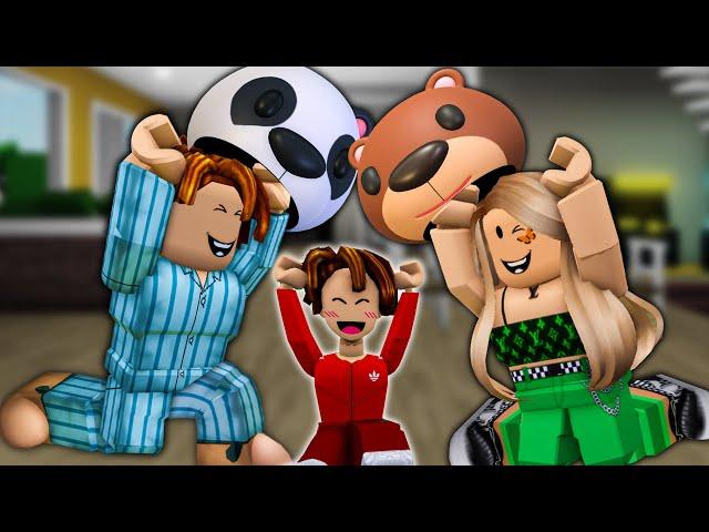 ROBLOX Brookhaven RP - FUNNY MOMENTS: Poor Peter And Family’s Helplessness