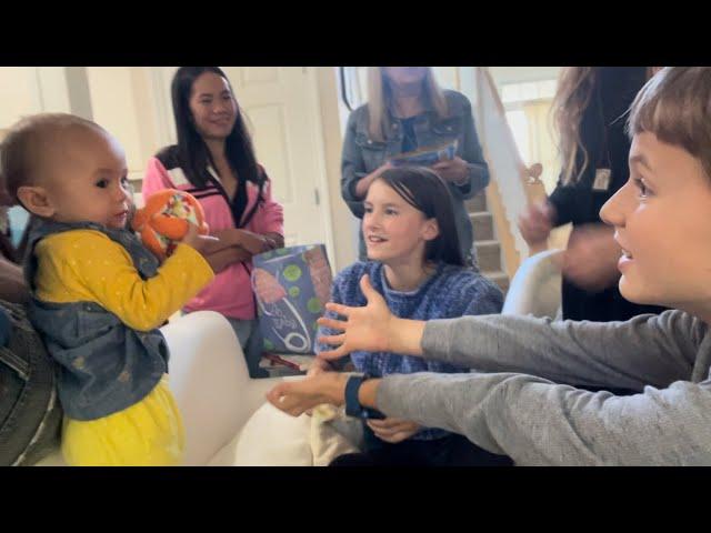 Baby Everly meeting and playing with her cousins