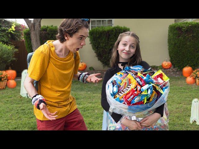 How To Get More Candy Than Your Sibling Trick or Treating **Halloween Challenge**