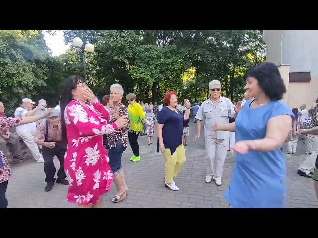 А я чорнява............25.05.24 Гомель парк Луначарского 