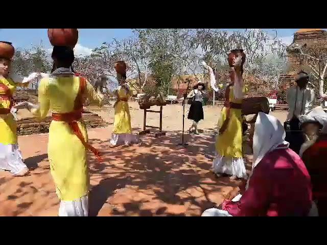 Champa dance on the Nhan Tower, Phu Yen - Vietnam