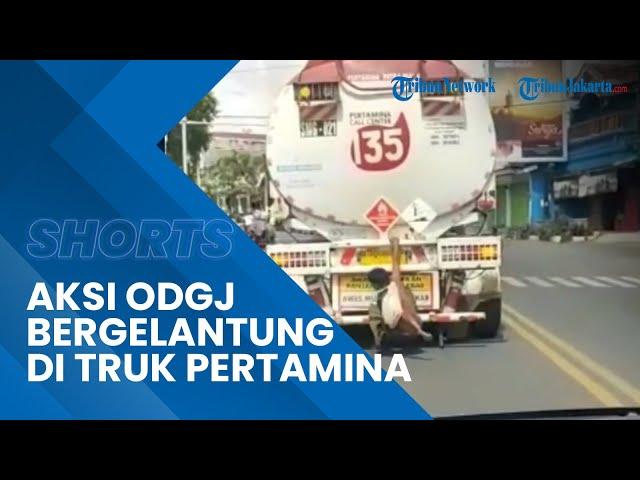 Viral Video Aksi ODGJ Bergelantungan bak Spiderman di Truk Pertamina yang Sedang Melaju