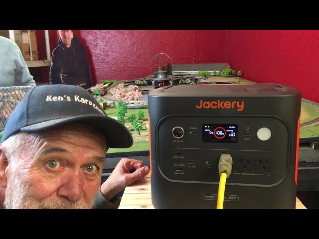 Jackery 2000 v2 Solar Generator