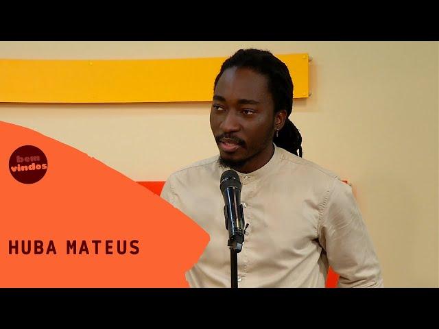 Huba Mateus em atuação de poetry slam I Bem-Vindos I RTP África