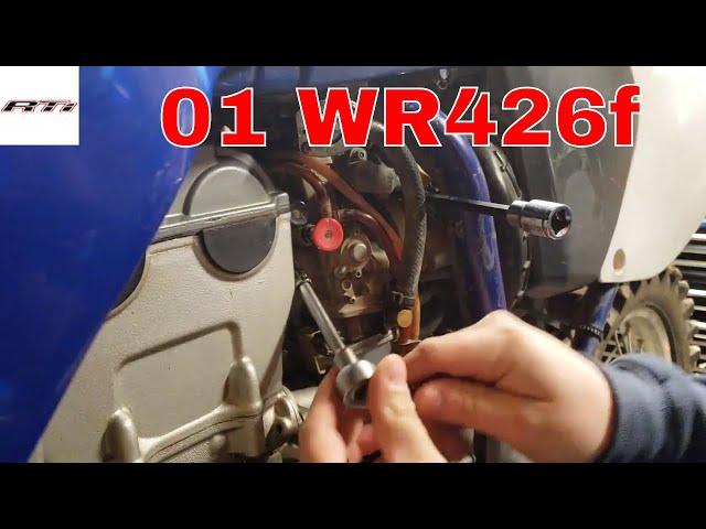 Yamaha WR426F 2001 - Removing the carburetor bowl to access pilot jet