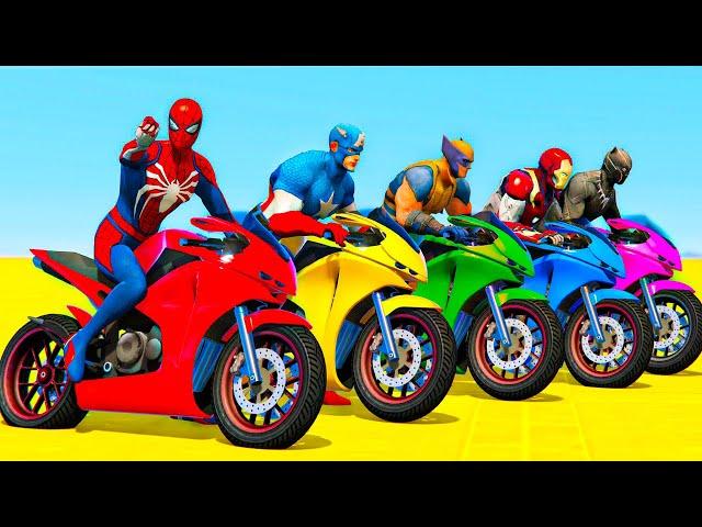 الأبطال الخارقين على القضبان دوامة قمع جسر - SPIDER-MAN on Motorcycle in Spiral Bridge Stunt Ride!!?