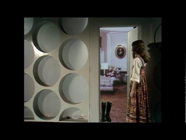 Fourth Doctor rediscovering TARDIS second control room