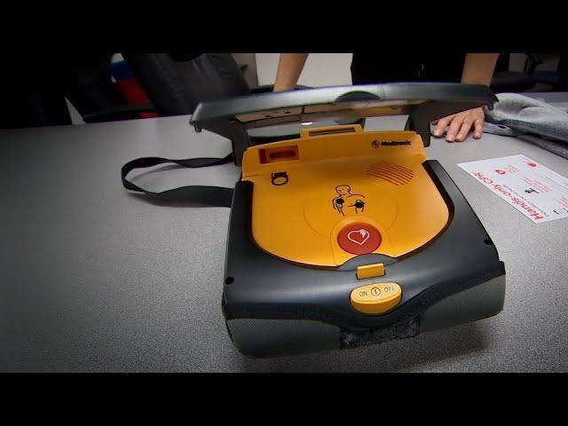 How to use a defibrillator (AED)