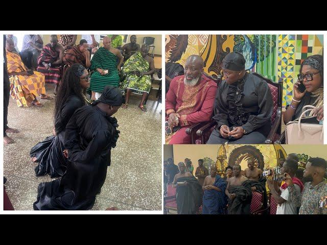 Afia Pokuaa & Mona Gucci on their knees at Manhyia apologizing to Otumfour & Asanteman Almost cried