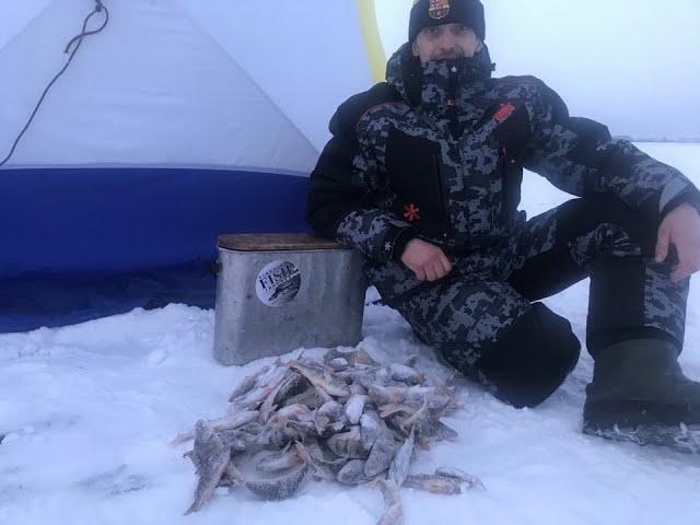 Зимняя рыбалка в Усть Алтане, сезон 2021-2022. winter fishing in Russia