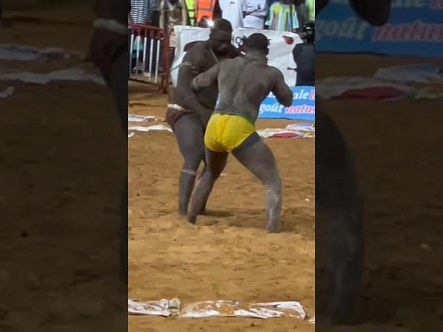 MODOU LO VS BOY NIANG SUR UN AUTRE ANGLE