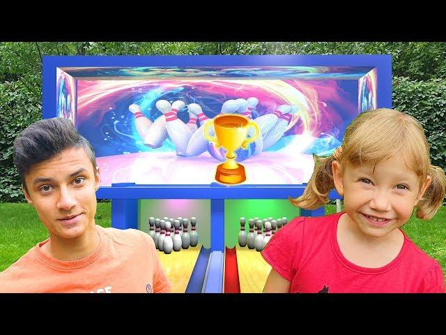 Alena and Pasha play a sports game