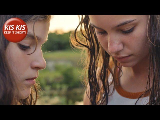 LGBT short film on a girl falling in love with her best friend | "Molt" - by Nathalie Álvarez Mesén