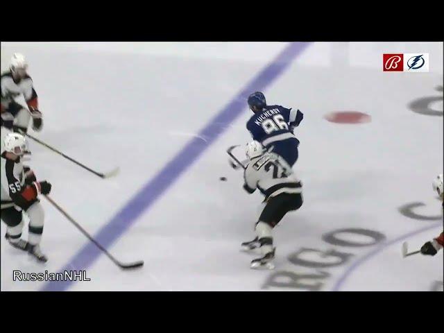 Nikita Kucherov beats two Flyers defenders with a crazy move (1 dec 2022)