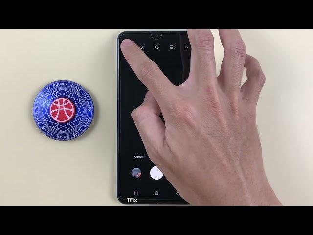 Floating shutter button in camera on Samsung A13 Android 12