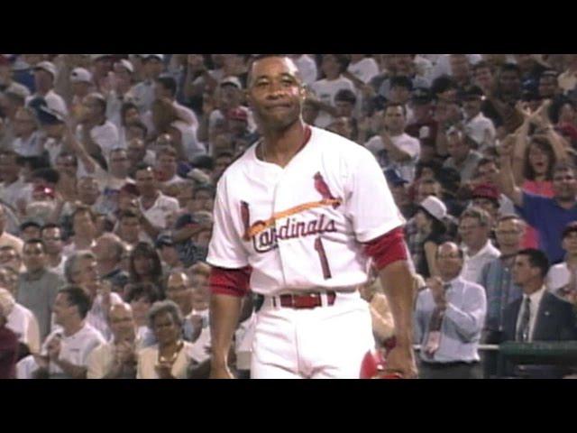 Ozzie gets standing ovation during final AB