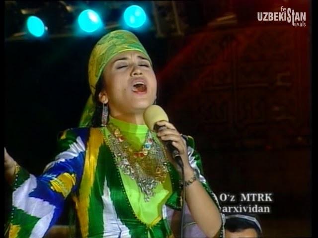 Dilnura Qodirjonova (Uzbekistan) at "Sharq Taronalari" Int. Music Festival in Samarqand 2003