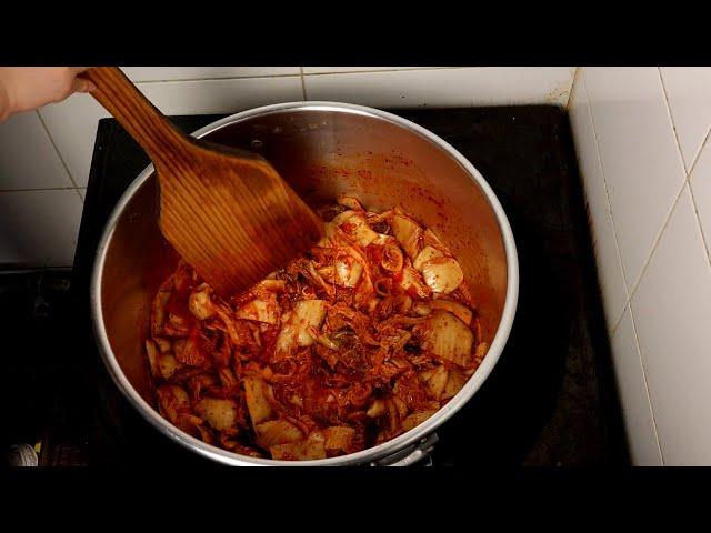 How to make Korean delivery food 'Kimchi Jjigae' & Mukbang