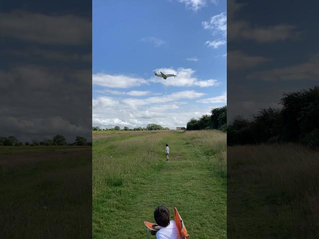 #airplane #spotting #aeroplane #planespotting #landing #aircraft #aviation #shortvideo #shorts