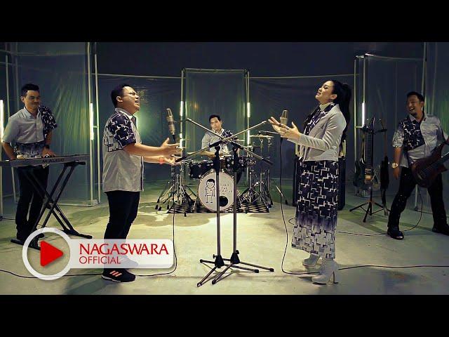 Wali & Fitri Carlina - Sakit Tak Berdarah (Official Music Video NAGASWARA) #music