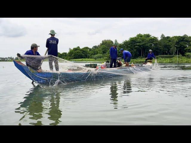 Đoạn sông mới này được khá nhiều tôm cá - Sông Nước Cửu Long - Nguyễn Hùng