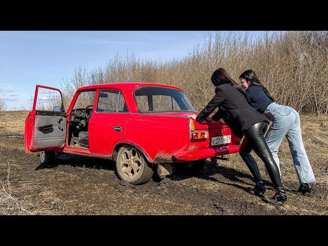 CAR STUCK || Two girls in a car stuck in the mud. Mud high heels and dirty sock.