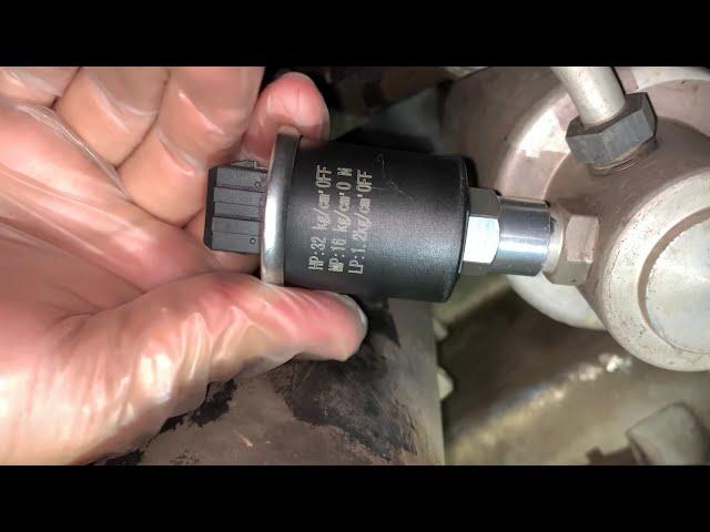 How to replace A/C pressure switch  | VW GOLF MK3 | [4K]