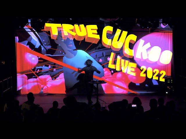 Cuckoo performance with epic visuals, with only one synth