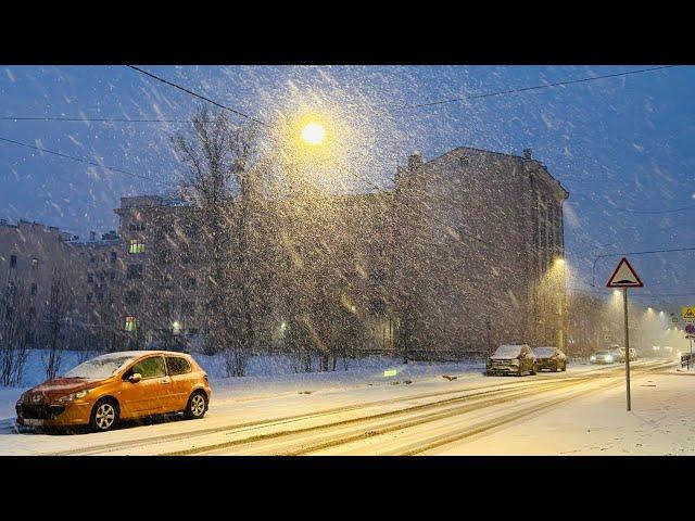 Зима вернулась в Санкт-Петербург. Гололедица накрыла дворы и улицы