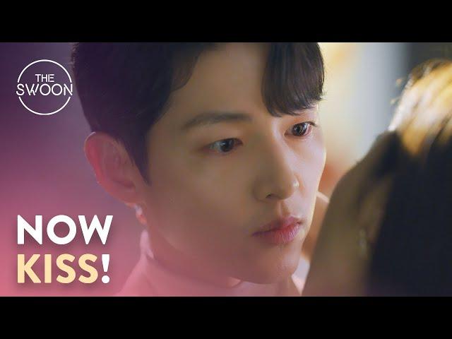 Jeon Yeo-been answers Song Joong-ki’s "proposal" with a kiss | Vincenzo Ep 14 [ENG SUB]