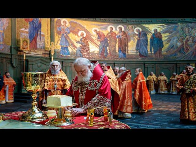 Патриаршая Божественная литургия  собор Воскресения Христова .