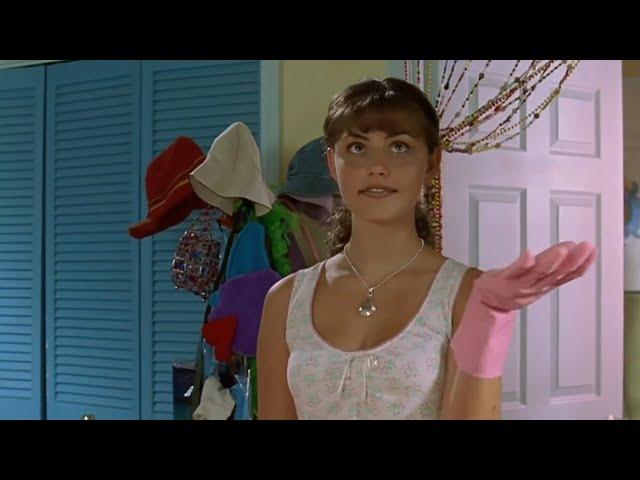 H2O Phoebe Tonkin in Pink Rubber Gloves 2