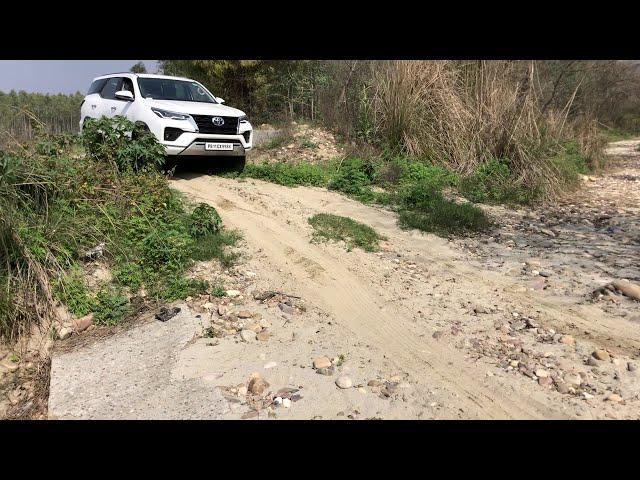 Toyota Fortuner 2021 4x4 vs 2x4 off road