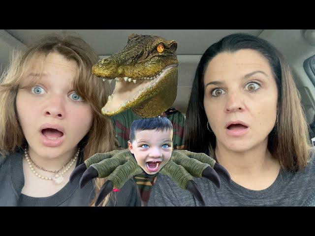 ALLIGATOR MAN in OUR HOUSE! SCARY GATOR MAN CHASES AUBREY & CALEB!