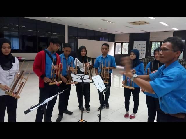 Team angklung lucky print abadi "Tanah Air Ku"