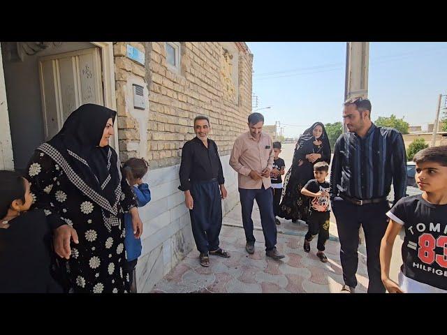 A nomadic family in search of knowledge of hatching and raising ornamental chickens