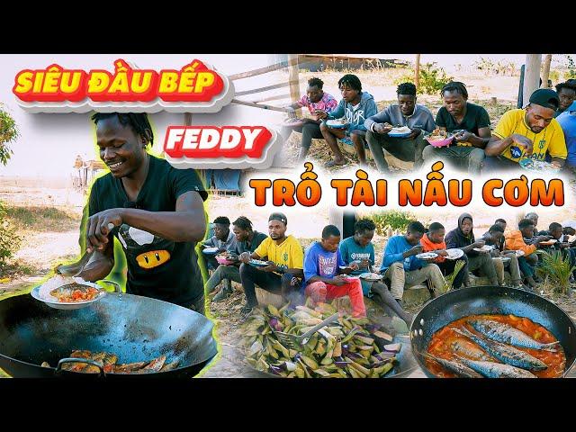 Siêu Đầu Bếp "Feddy" Lần Đầu Trổ Tài Nấu Cơm Cho Công Nhân " Quang Linh Farm" Và Cái Kết???