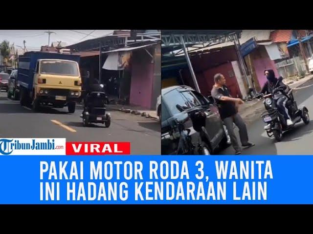 Viral Emak-emak Melawan Arah Malah Hadang Pengendara Lain