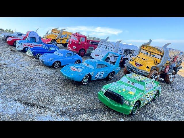 Disney Pixar Cars, Looking For Lightning McQueen,Cruz,Sally Carrera,Tow Mater