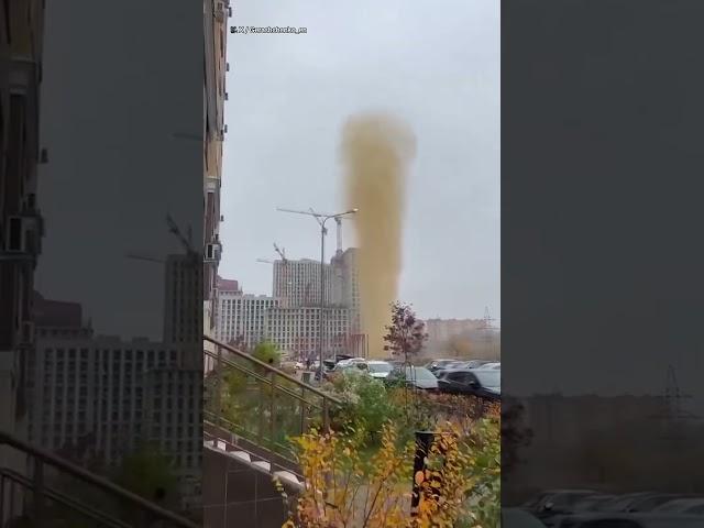 Sewage 'fountain' explodes in Moscow