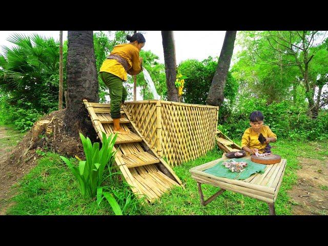 Survival Girl Camping Alone and Building Cozy Luxury Bamboo Tree House by Technology Ancient Skills