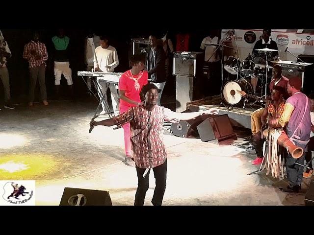 Bro K and Baddibunka live  at Dukuwo Lafaa concert