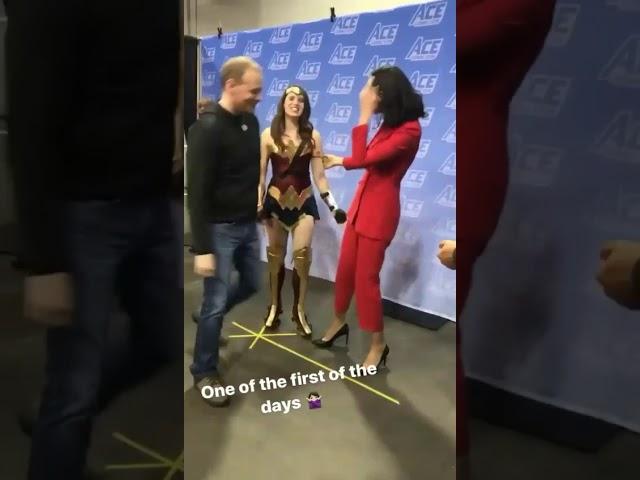 Gal gadot " The wonder women " meets her adorable fans