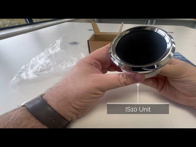 Unboxing the Quark-elec IS10 NMEA 2000 Digital Touch Screen Gauge